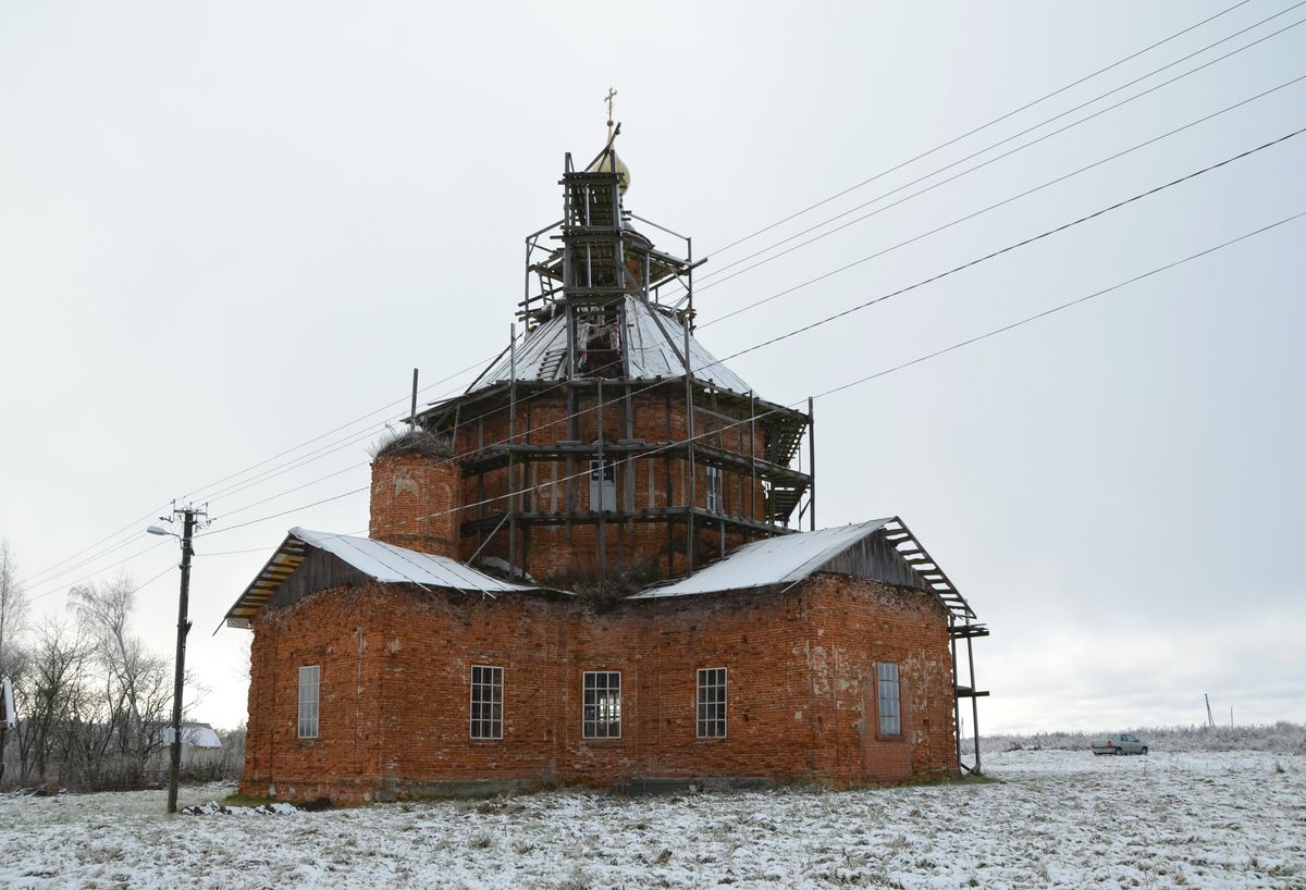 Церковь Рождества Пресвятой Богородицы, Столпово (Перемышльский район, Калужская область). фасады, Вид с северо-востока