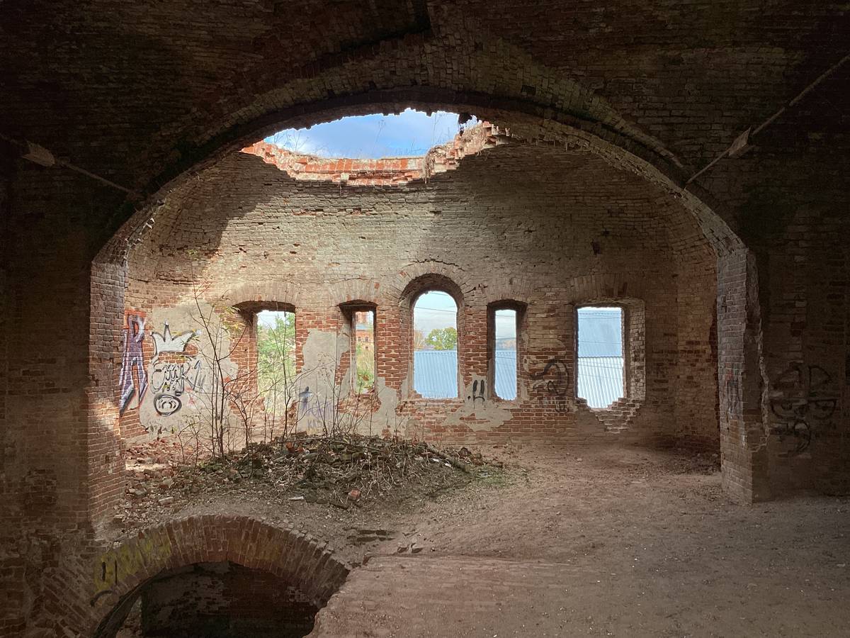 Северная стена трапезной, интерьер и убранство. Собор Успения Пресвятой Богородицы, Перемышль (Перемышльский район, Калужская область)