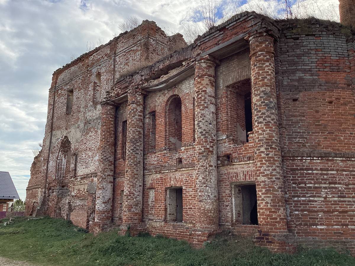 Вид с северо-запада, фасады. Собор Успения Пресвятой Богородицы, Перемышль (Перемышльский район, Калужская область)