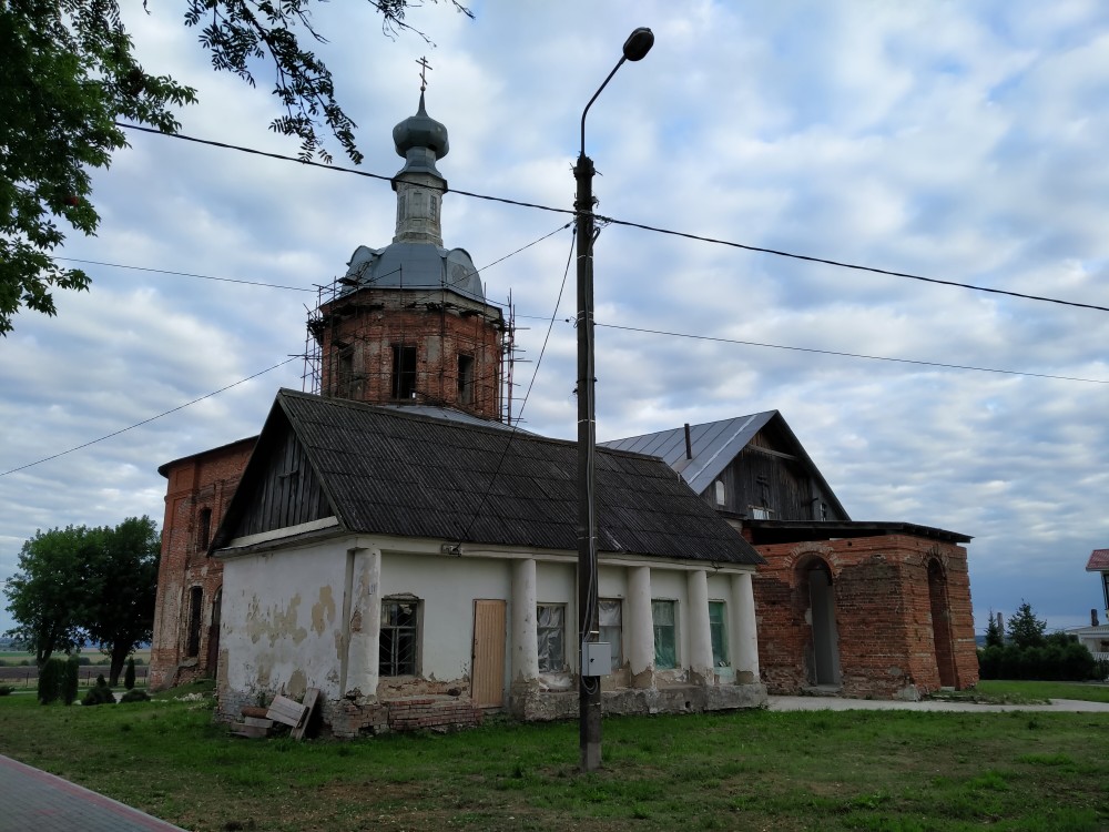 Церковь Сошествия Святого Духа, Перемышль (Перемышльский район, Калужская область). фасады