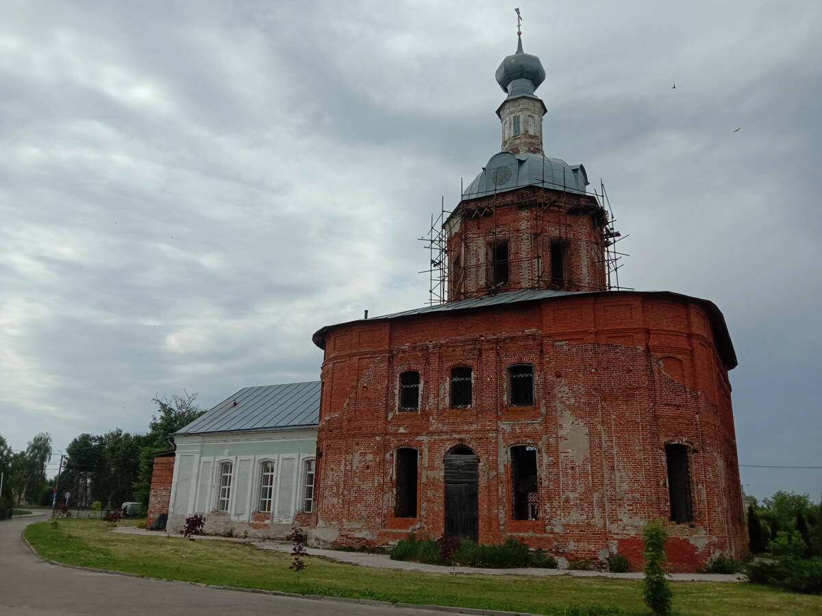 Церковь Сошествия Святого Духа, Перемышль (Перемышльский район, Калужская область). документальные фотографии