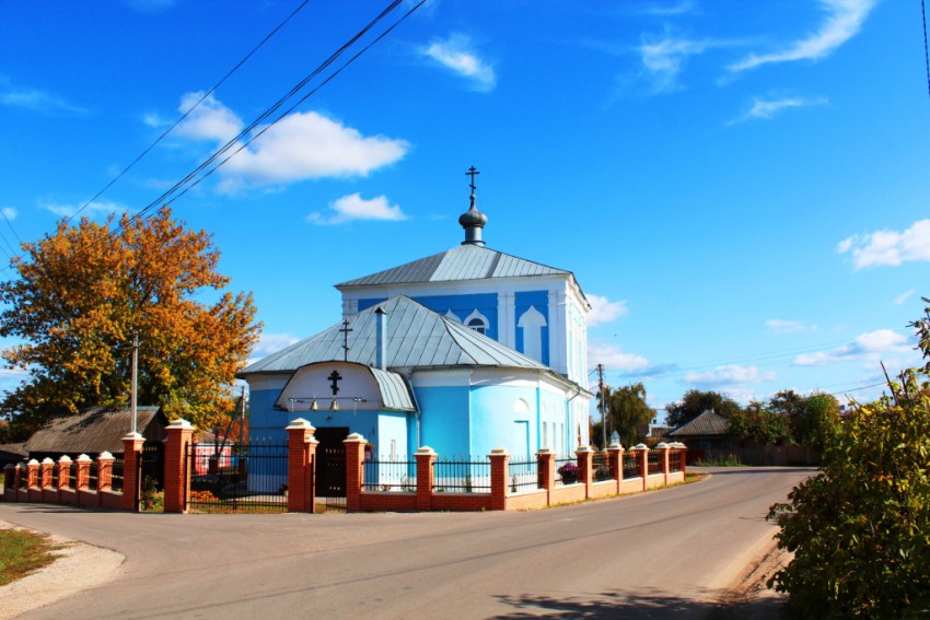 Церковь Покрова Пресвятой Богородицы, Перемышль (Перемышльский район, Калужская область). общий вид в ландшафте, Вид с запада