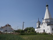 Спасо-Воротынский монастырь, Вид с юго-востока. Слева направо: сестринский корпус, домик охраны, Введенский храм, Преображенский собор.<br>, Спас, Калуга, город, Калужская область