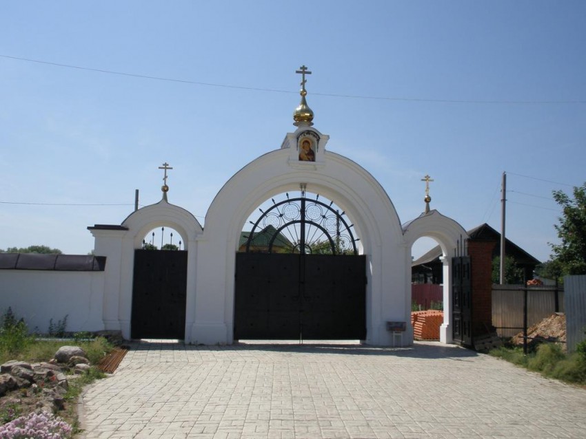 Спасо-Воротынский монастырь, Спас (Калуга, город, Калужская область). дополнительная информация, Ворота монастыря, вид с востока
