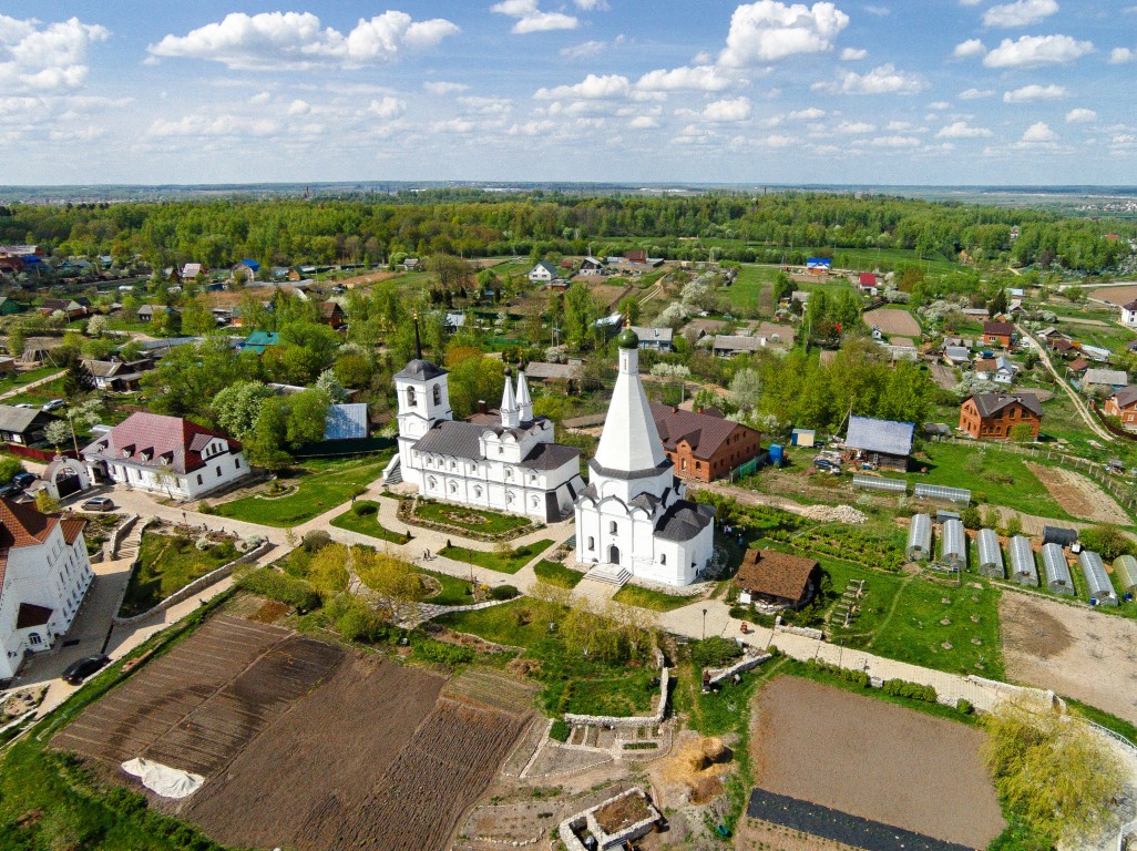 Спас. Спасо-Воротынский монастырь. общий вид в ландшафте