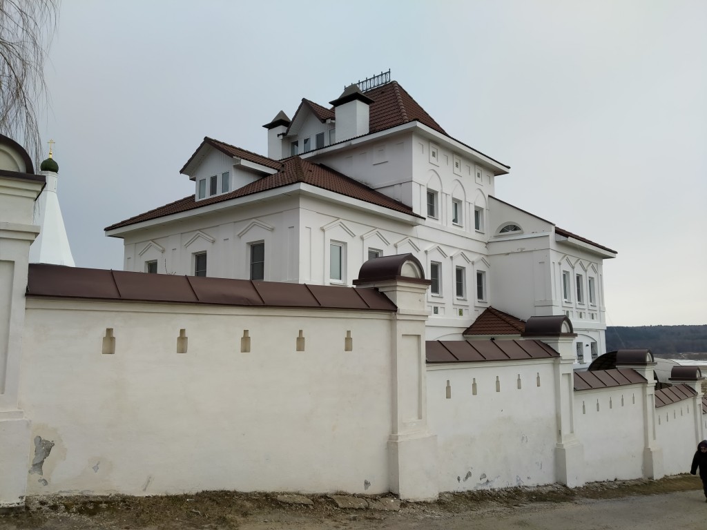 Спасо-Воротынский монастырь, Спас (Калуга, город, Калужская область). фасады, фрагмент монастырской стены