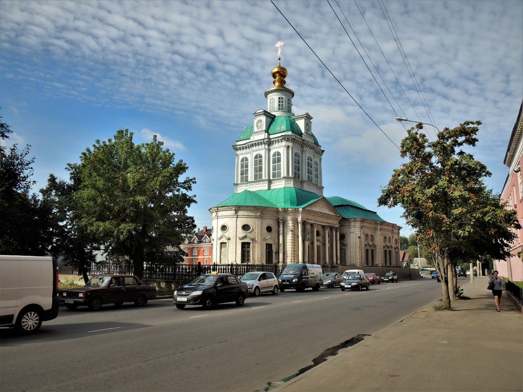 Тула. Церковь Флора и Лавра. общий вид в ландшафте