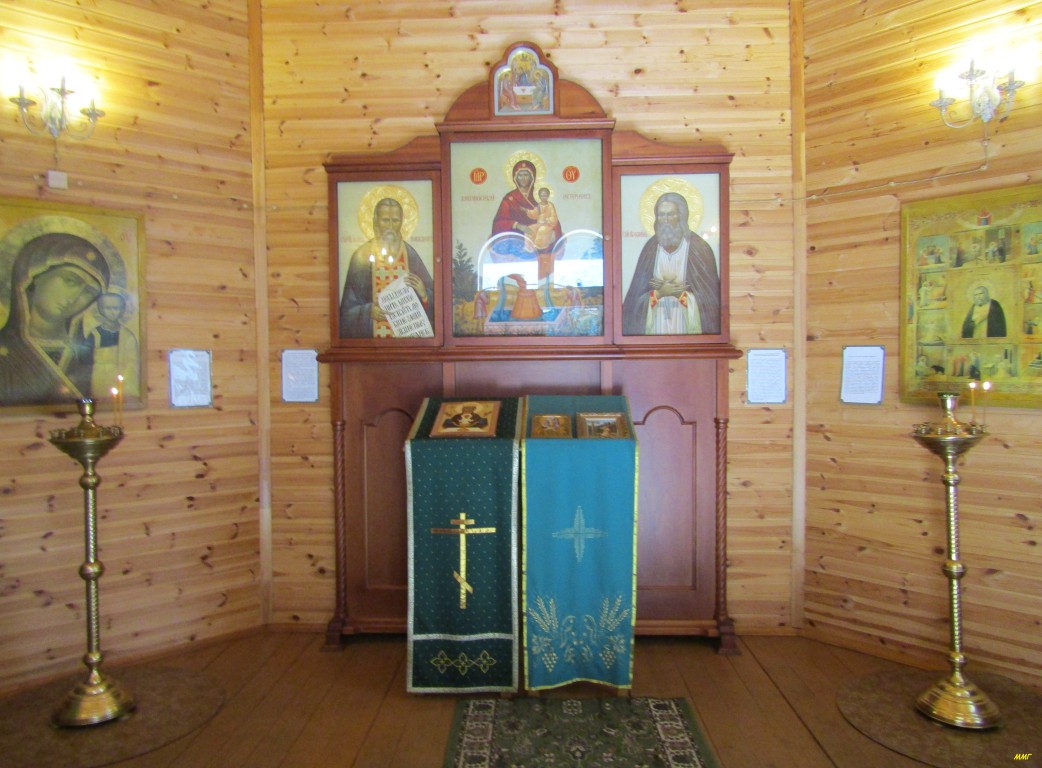 Часовня Серафима Саровского, Песочный (Санкт-Петербург, Курортный район, г. Санкт-Петербург). интерьер и убранство, Внутри часовни