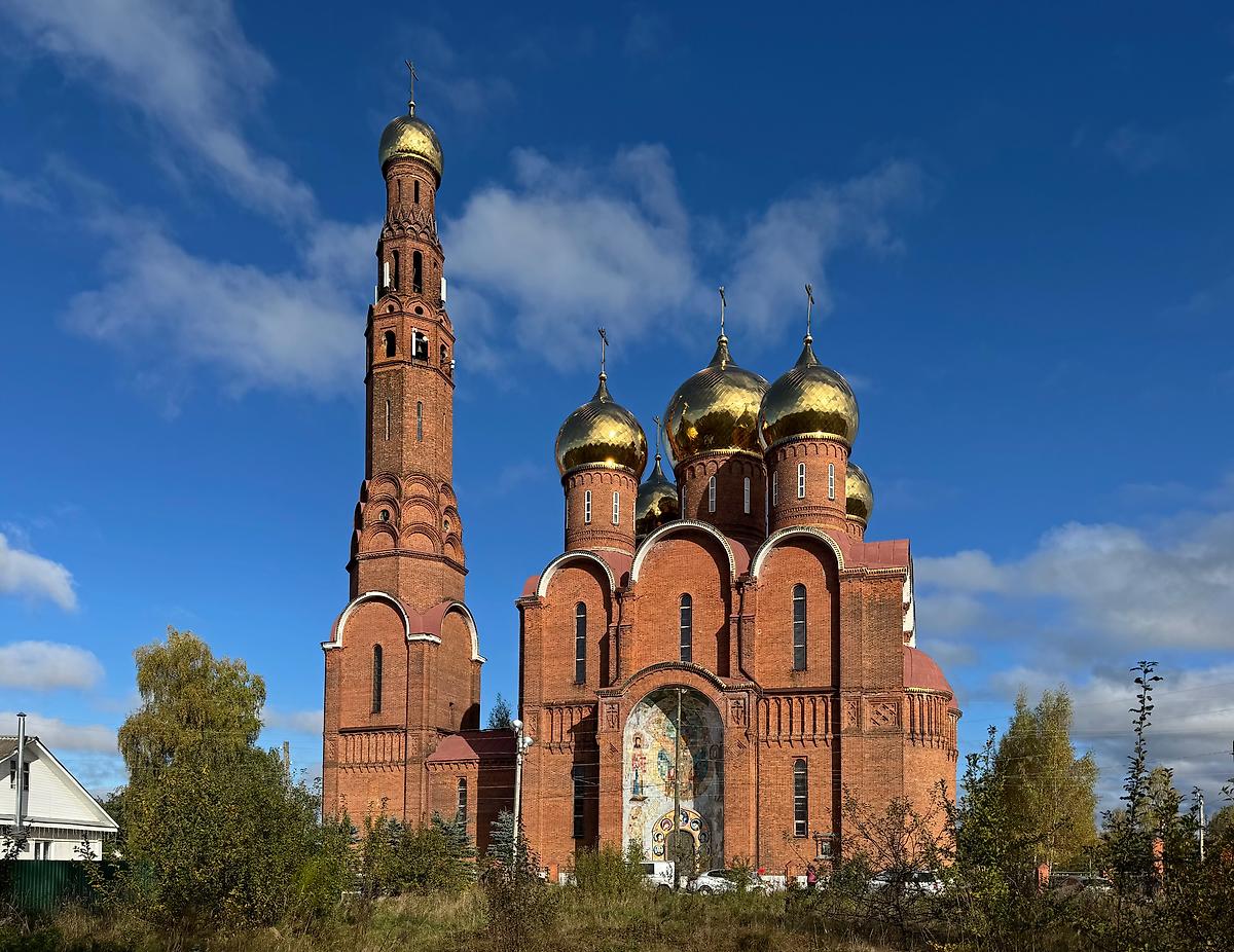 Вид с юга, фасады. Церковь Воскресения Христова в Тезине, Вичуга (Вичугский район, Ивановская область)