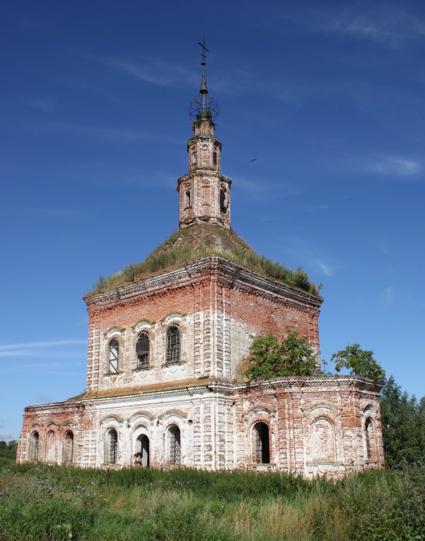 Церковь Космы и Дамиана, Семёновское-Советское (Суздальский район, Владимирская область). фасады, Вид с юго-востока