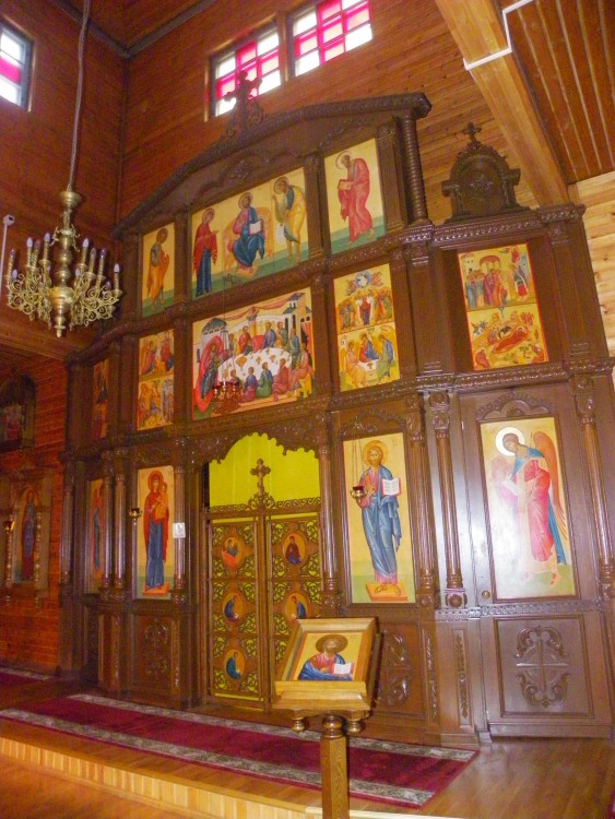 Церковь Пантелеимона Целителя в Тарховке, Сестрорецк (Тарховка) (Санкт-Петербург, Курортный район, г. Санкт-Петербург). интерьер и убранство, Иконостас