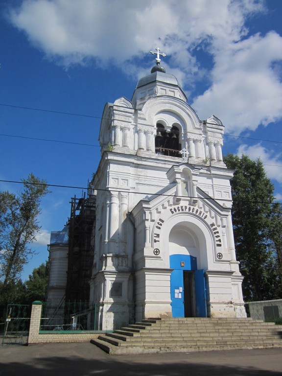 Вичуга. Церковь Воскресения Христова в Бонячках. фасады