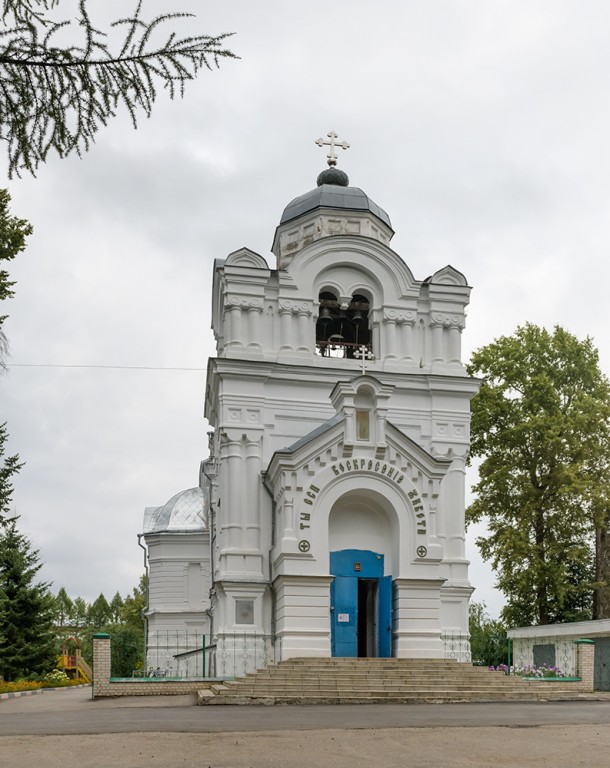 Вичуга. Церковь Воскресения Христова в Бонячках. фасады