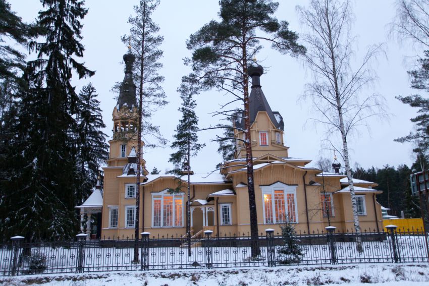 Вырица. Церковь Петра и Павла. фасады