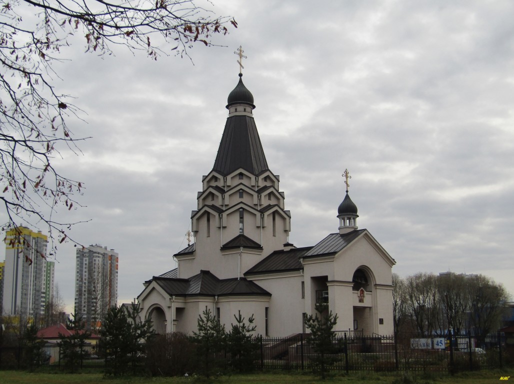 Фрунзенский район. Церковь Георгия Победоносца в Купчино. фасады