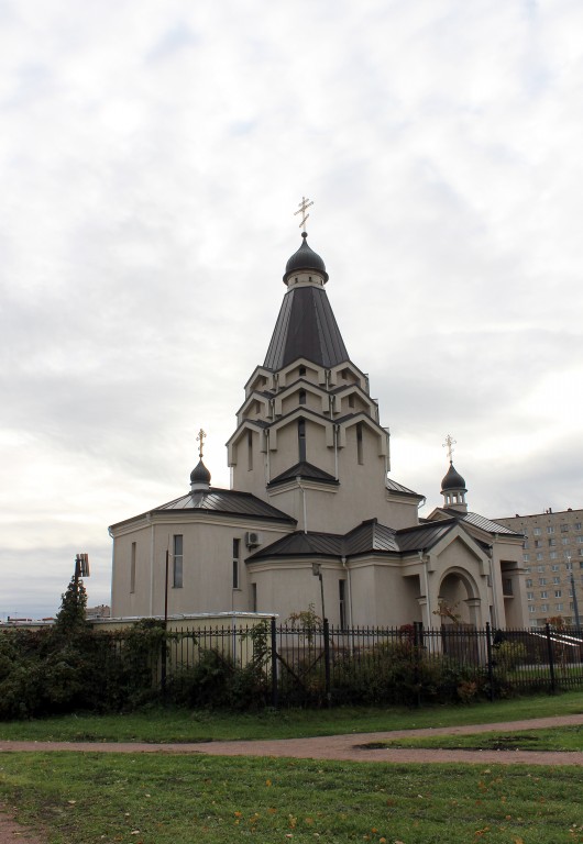 Фрунзенский район. Церковь Георгия Победоносца в Купчино. фасады