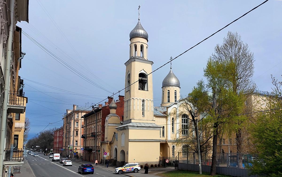 общий вид в ландшафте. Церковь Анны Кашинской на подворье Введено-Оятского монастыря, Выборгский район (Санкт-Петербург, г. Санкт-Петербург)