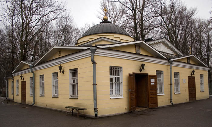 Церковь Николая Чудотворца на Большеохтинском кладбище, Красногвардейский район (Санкт-Петербург, г. Санкт-Петербург). фасады, Вид с северо-звпвдв