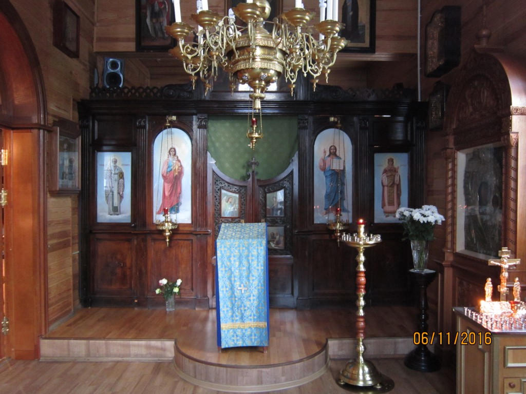 Церковь Серафима Саровского на Серафимовском кладбище, Приморский район (Санкт-Петербург, г. Санкт-Петербург). интерьер и убранство, Южный придел во имя св. мчц. царицы Александры.