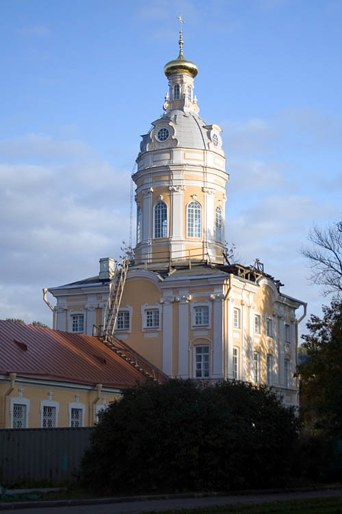 Троицкая Александро-Невская лавра, Центральный район (Санкт-Петербург, г. Санкт-Петербург). дополнительная информация, Юго-Западная башня (Библиотека, древнехранилище). Вид с северо-запада.