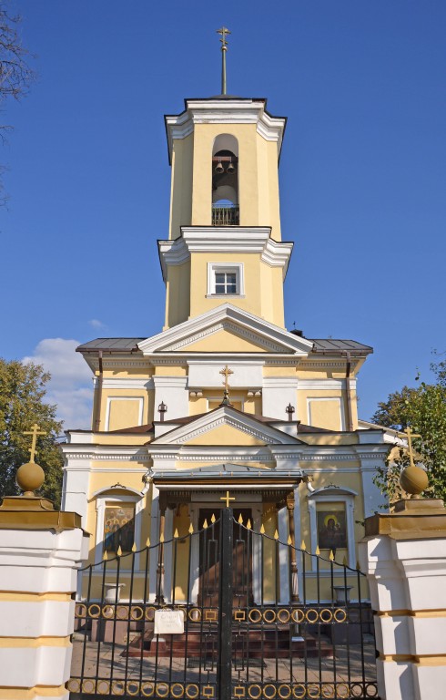 Церковь Космы и Дамиана в Болшеве, Королёв (Пушкинский район и гг. Ивантеевка, Королёв, Московская область). фасады, Вид на колокольню церкви