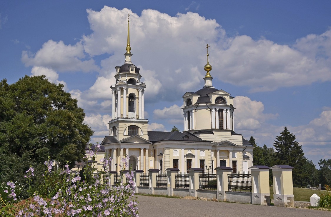 Комлево. Церковь иконы Божией Матери 