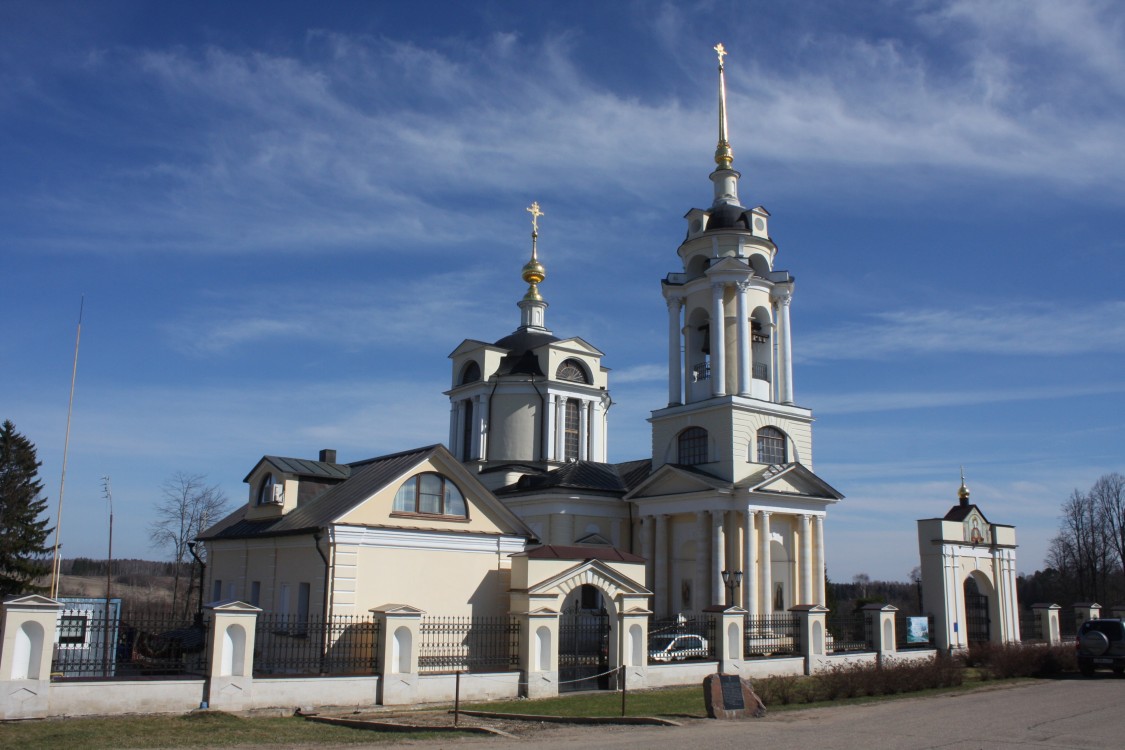 Комлево. Церковь иконы Божией Матери 