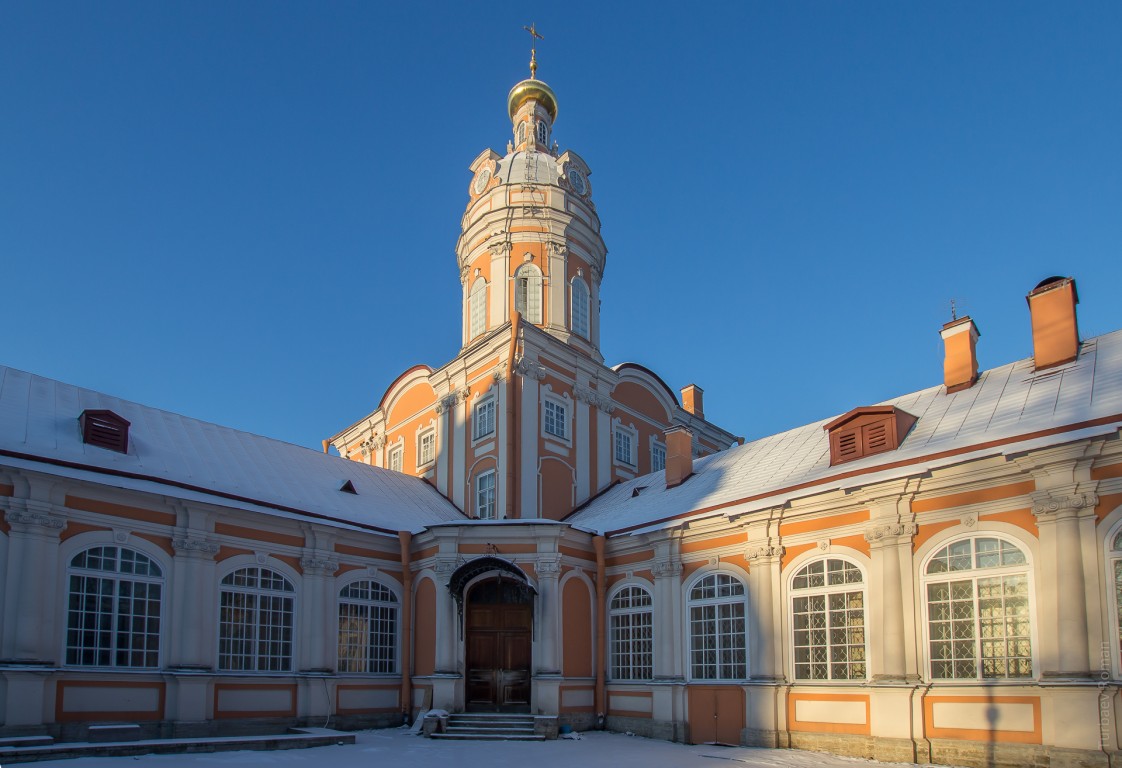 Троицкая Александро-Невская лавра, Центральный район (Санкт-Петербург, г. Санкт-Петербург). архитектурные детали,  Ризничная (Северо-западная) башня