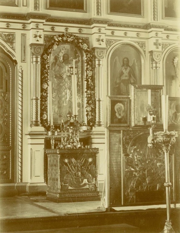 Троицкая Александро-Невская лавра, Центральный район (Санкт-Петербург, г. Санкт-Петербург). архивная фотография, Исидоровская церковь, могила митрополита Исидора. Альбом «Александро-Невская Лавра» 