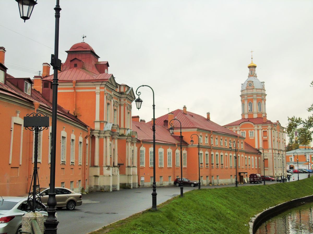 Центральный район. Троицкая Александро-Невская лавра. фасады