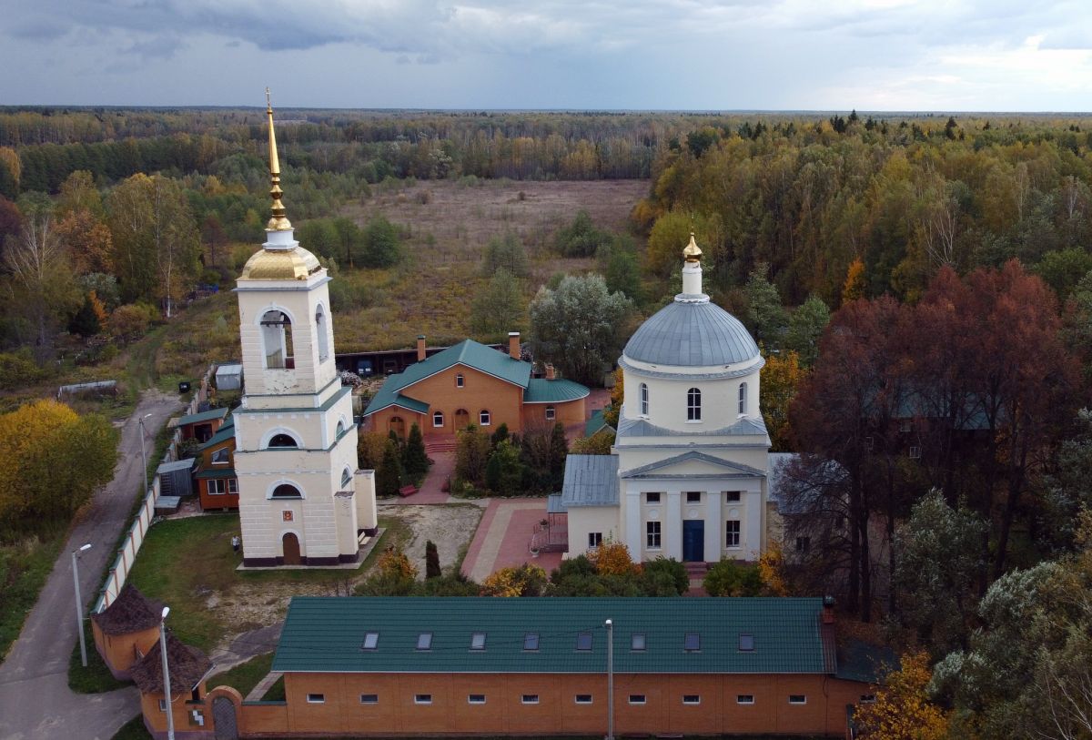 Большая Дубна. Церковь Николая Чудотворца в Житенине. общий вид в ландшафте