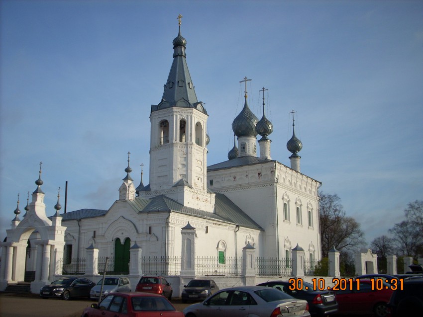 Церковь Иоанна Златоуста, Годеново (Ростовский район, Ярославская область). фасады, Храм Животворящего Креста Господня