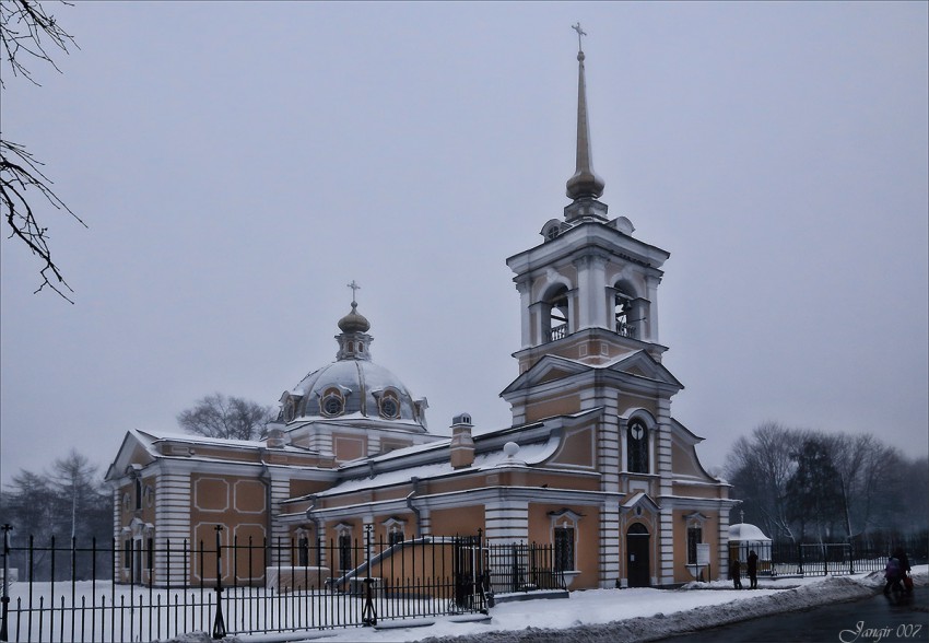 Красносельский район. Церковь Троицы Живоначальной в Красном Селе. общий вид в ландшафте, Санкт-Петербург. Церковь Троицы Живоначальной в Красном Селе.