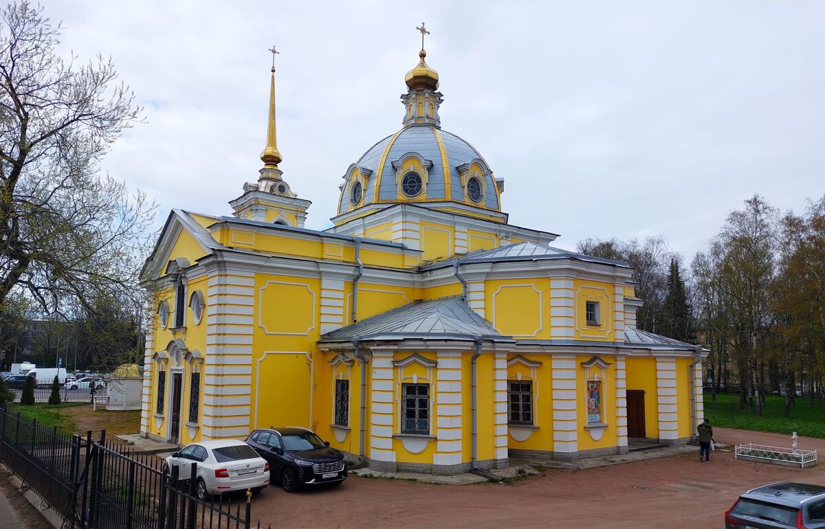 Красносельский район. Церковь Троицы Живоначальной в Красном Селе. фасады