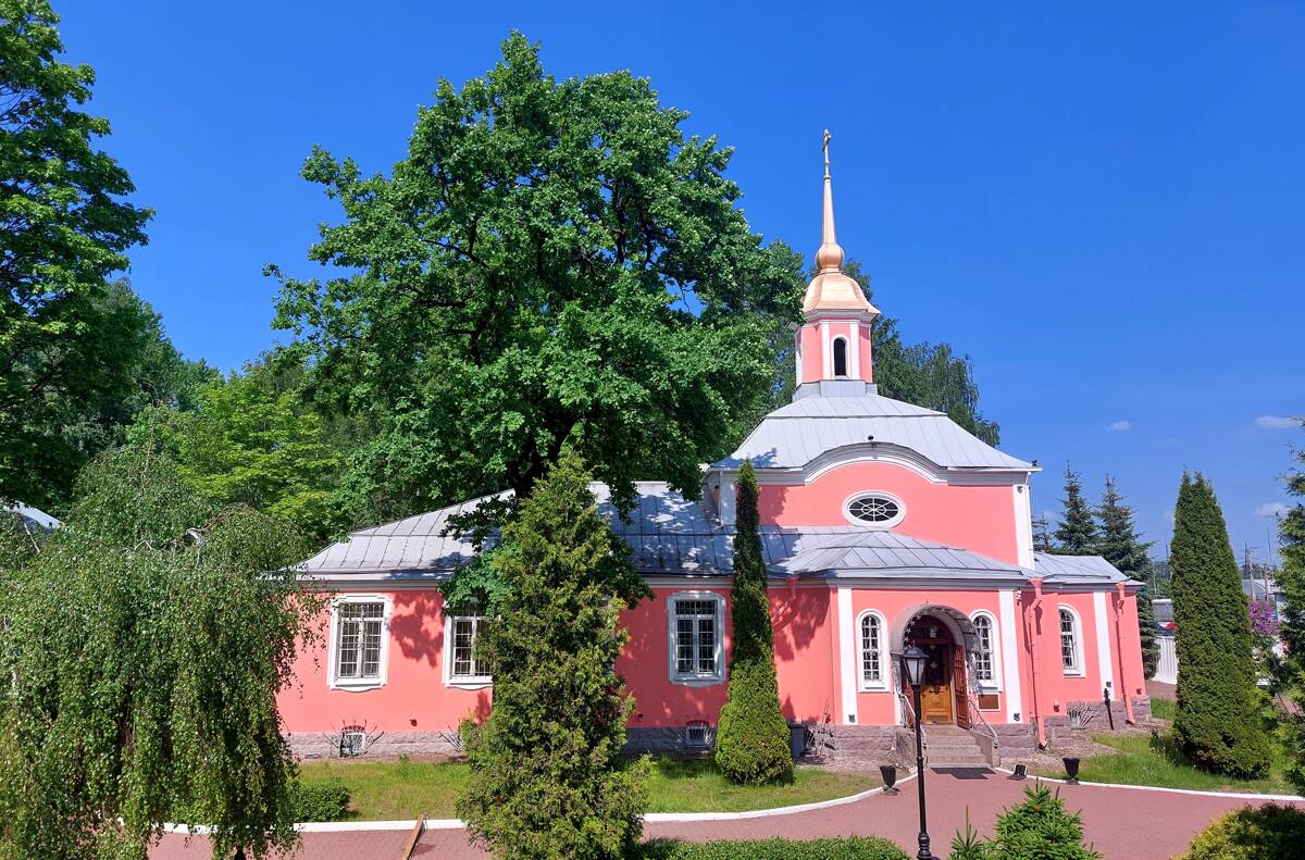 Церковь Петра и Павла при Северо-Западном государственном медицинском университете им. И.И. Мечникова, Красногвардейский район (Санкт-Петербург, г. Санкт-Петербург). фасады