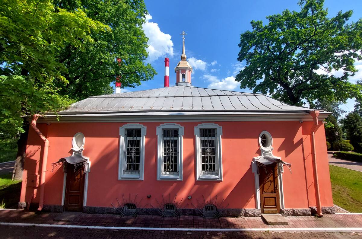 Церковь Петра и Павла при Северо-Западном государственном медицинском университете им. И.И. Мечникова, Красногвардейский район (Санкт-Петербург, г. Санкт-Петербург). фасады