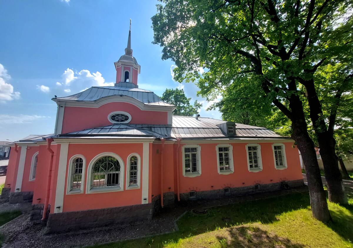 Церковь Петра и Павла при Северо-Западном государственном медицинском университете им. И.И. Мечникова, Красногвардейский район (Санкт-Петербург, г. Санкт-Петербург). фасады