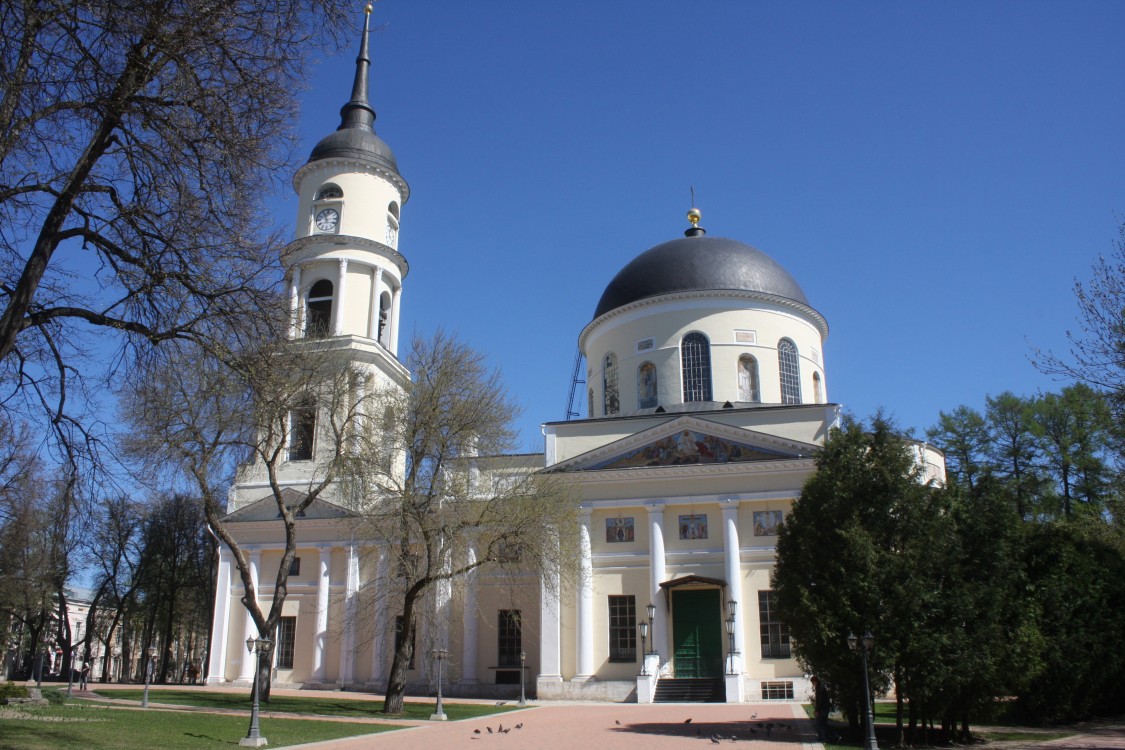 Кафедральный собор Троицы Живоначальной, Калуга (Калуга, город, Калужская область). фасады