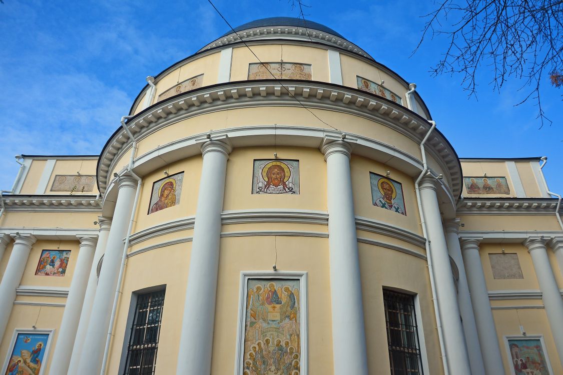 Калуга. Кафедральный собор Троицы Живоначальной. архитектурные детали