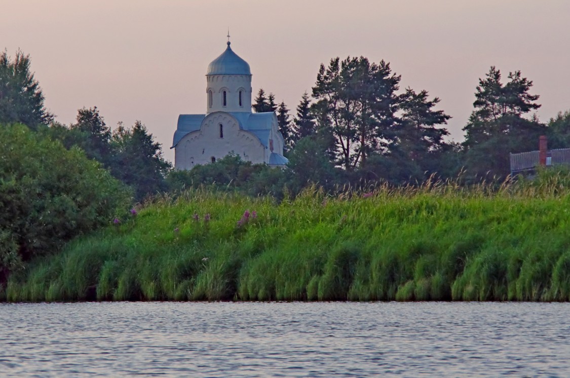 Церковь Николая Чудотворца на Липне, Липно, остров (Новгородский район, Новгородская область). художественные фотографии, Вид с Большой Гнилки