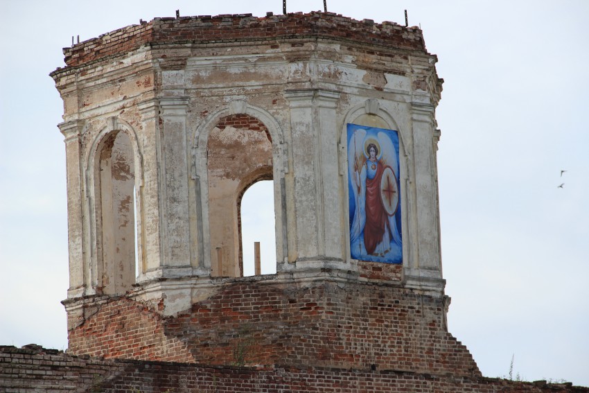 Церковь Михаила Архангела, Хотилово (Бологовский район, Тверская область). архитектурные детали