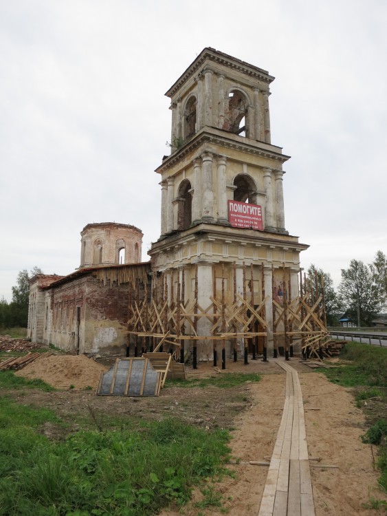 Хотилово. Церковь Михаила Архангела. фасады, Храм очень активно восстанавливают.