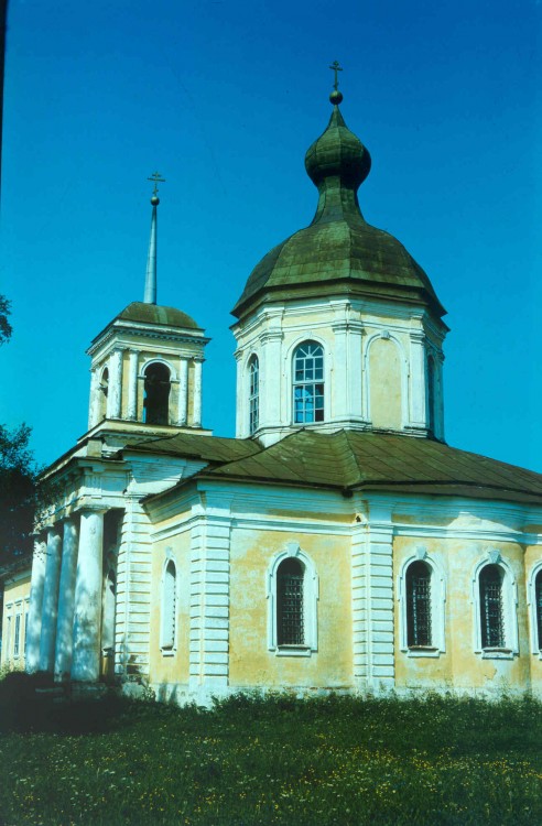 Хотилово. Церковь Михаила Архангела. фасады, фото 1993