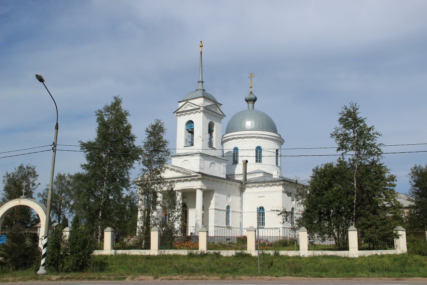 Куженкино. Церковь Спаса Преображения. общий вид в ландшафте