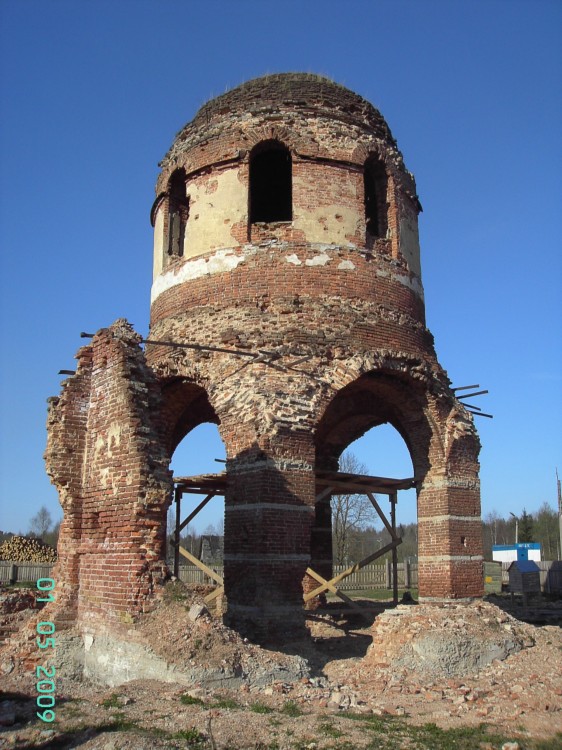 Феофилова Пустынь (Николаево). Церковь Успения Пресвятой Богородицы (старая). фасады