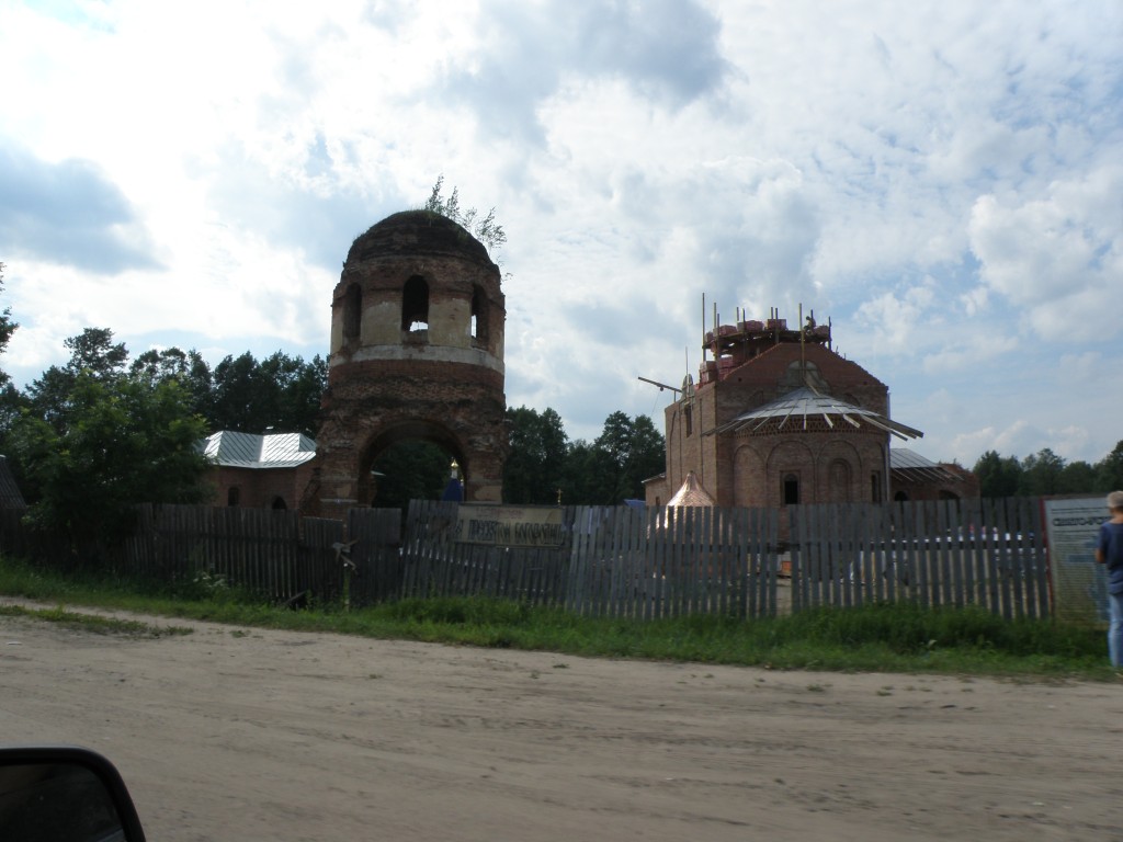 Церковь Успения Пресвятой Богородицы (старая), Феофилова Пустынь (Николаево) (Струго-Красненский район, Псковская область). документальные фотографии