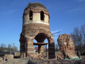 Феофилова Пустынь (Николаево). Церковь Успения Пресвятой Богородицы (старая)