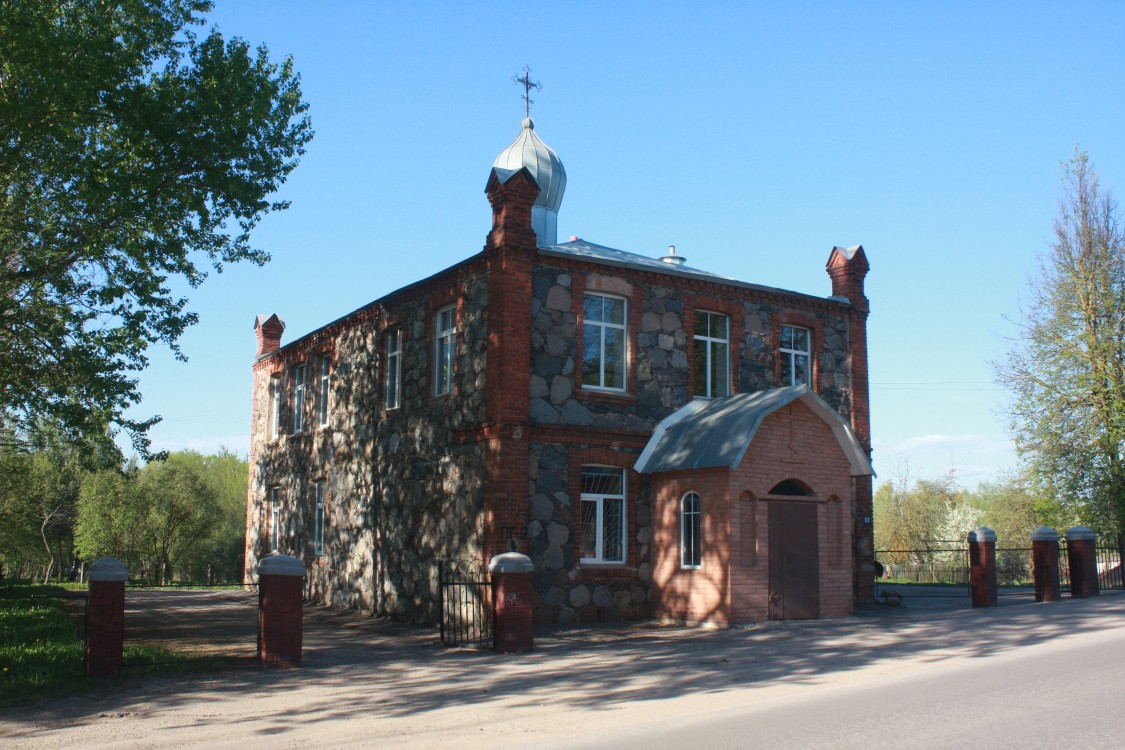 Бежаницы. Церковь Петра и Павла. фасады