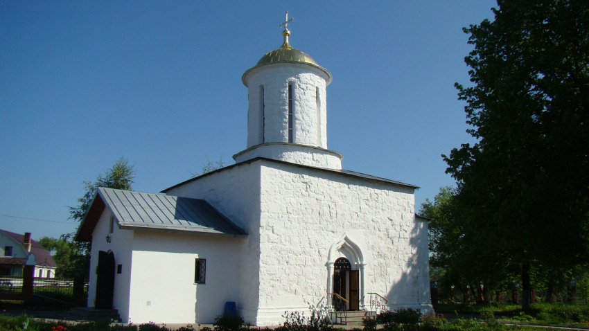 Церковь Николая Чудотворца, Каменское (Наро-Фоминский городской округ, Московская область). фасады, Церковь Николая Чудотворца в день престольного праздника