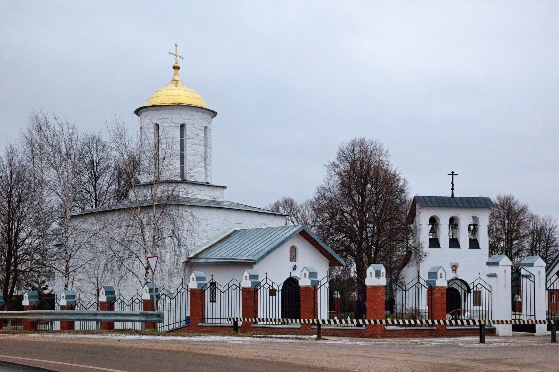 Церковь Николая Чудотворца, Каменское (Наро-Фоминский городской округ, Московская область). общий вид в ландшафте